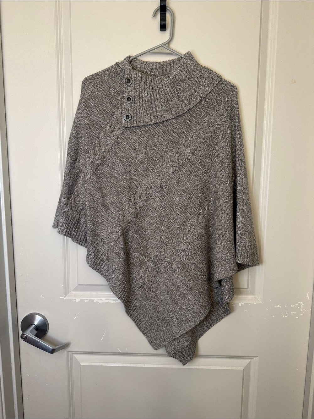 Karen Scott Gray Ribbed Button-Shoulder Cable Knit Poncho